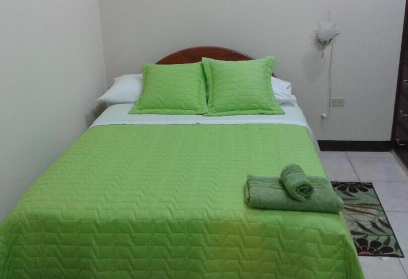 פנסיון Hostal Casa Cascada