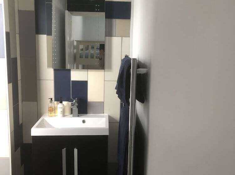 פנסיון Waterside Guesthouse