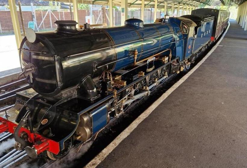 פנסיון Waterside Guesthouse