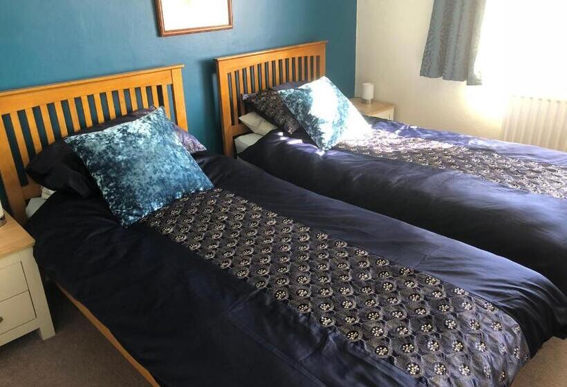 פנסיון Waterside Guesthouse