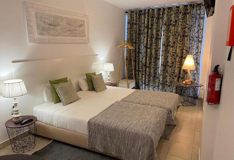 Esmeralda Holidays Apartments