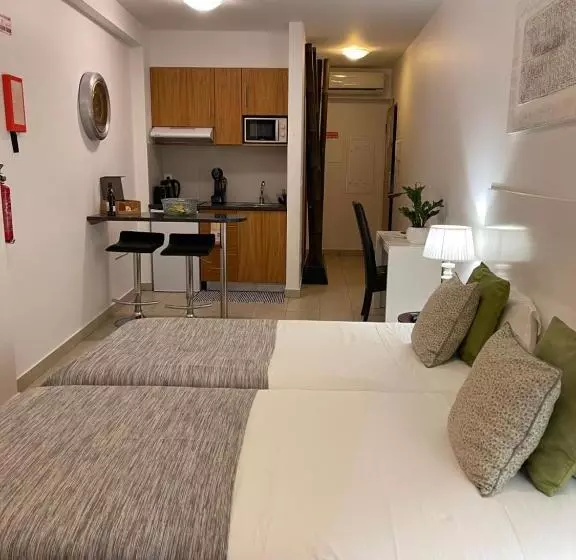 Esmeralda Holidays Apartments