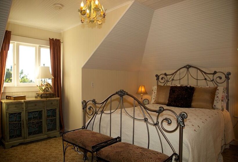 Общежитие Monarch Cove Inn