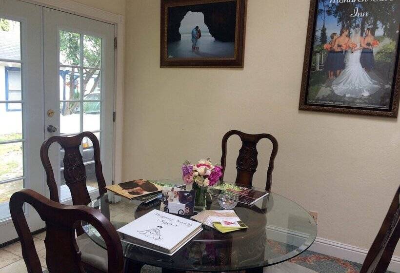 Общежитие Monarch Cove Inn