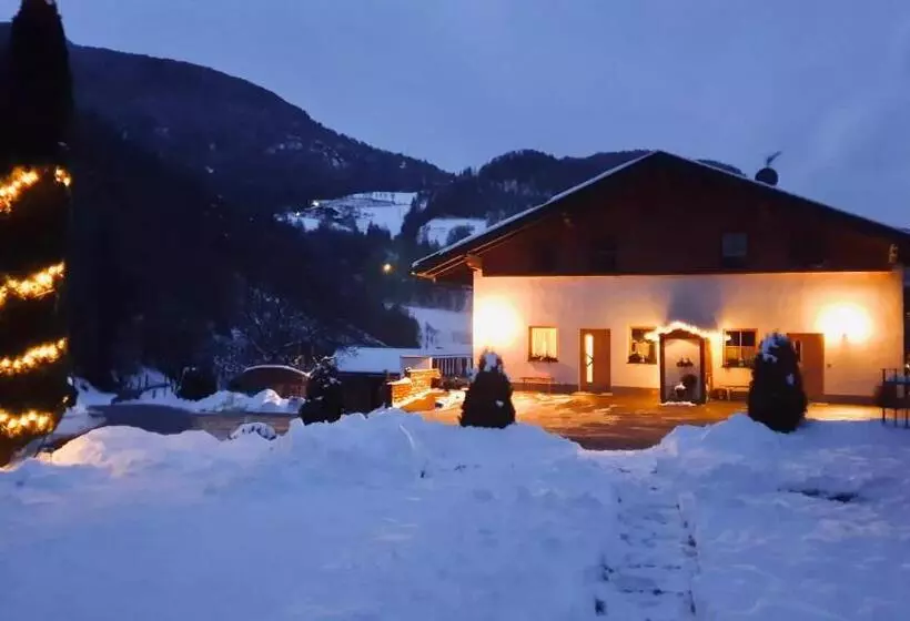 Hotelli Ferienwohnungen Koflerhof