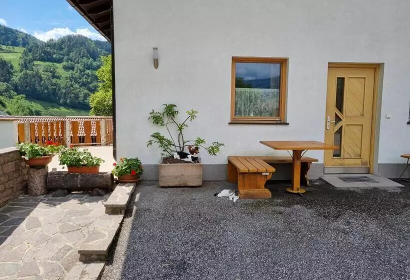 Hotelli Ferienwohnungen Koflerhof
