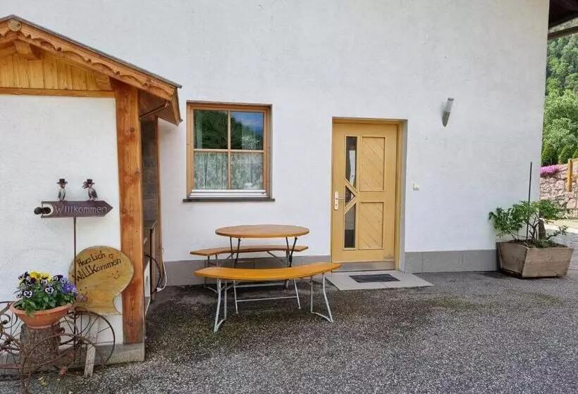 Hotelli Ferienwohnungen Koflerhof