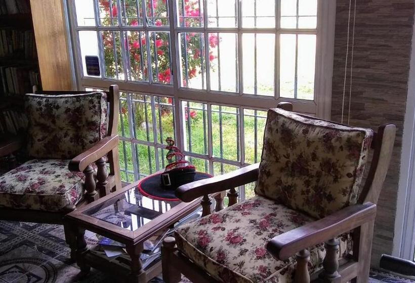 호스텔 Posada Castillo La Pausa