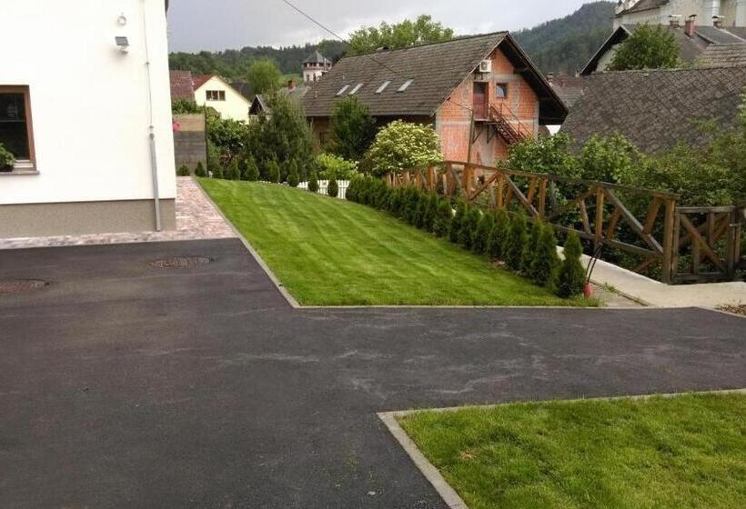 هتل Tourist Farm Megušar