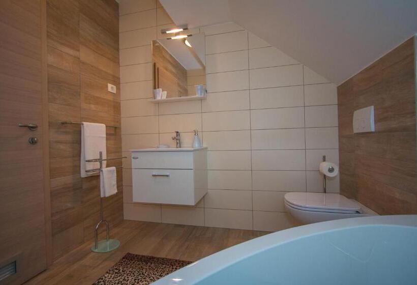 هتل Tourist Farm Megušar