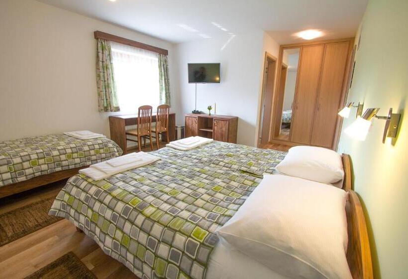 هتل Tourist Farm Megušar