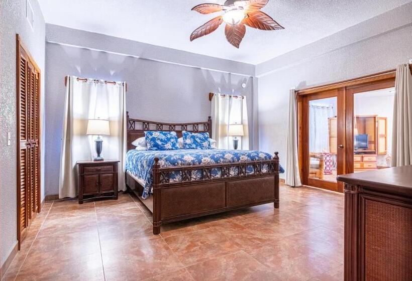 Lighthouse Beach Villas