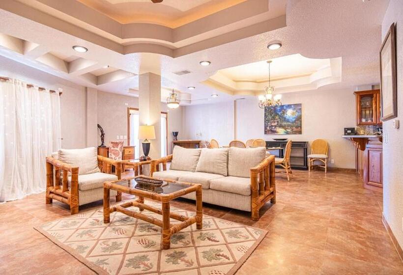 Lighthouse Beach Villas