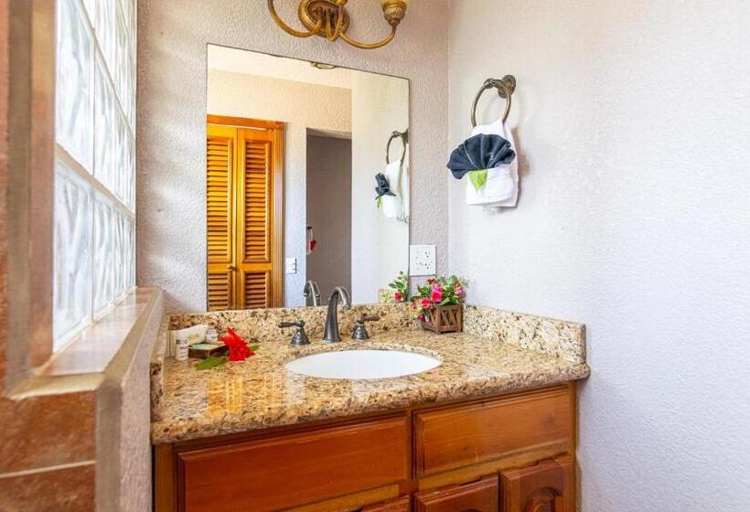 Lighthouse Beach Villas