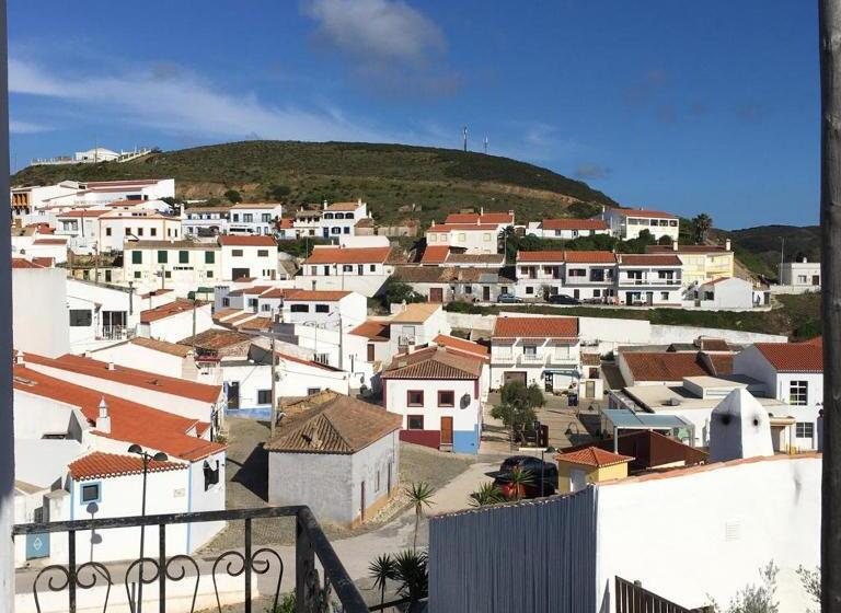 بنسيون Carrapateira Lodge