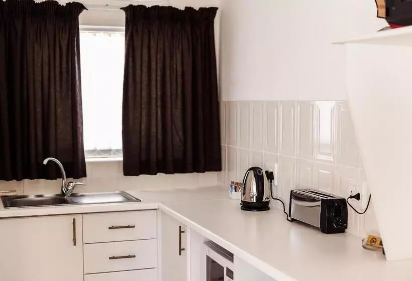 Majatalo Newton Sands Guesthouse