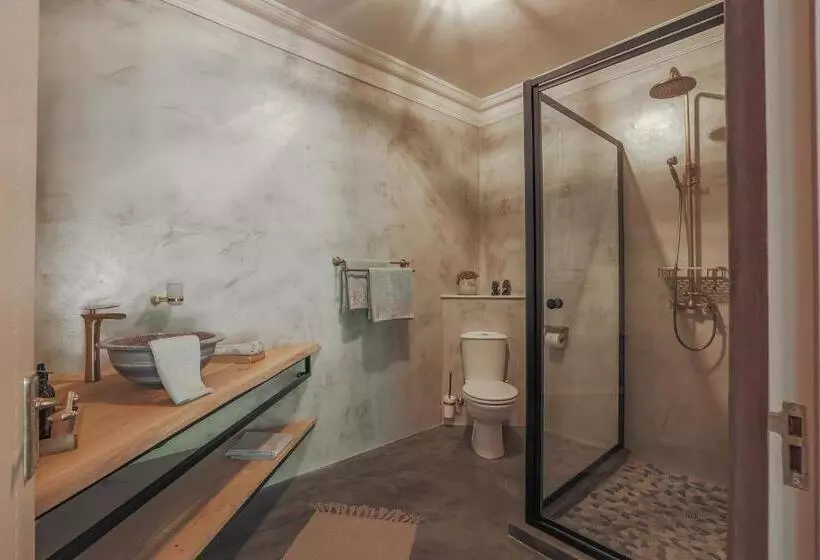 Majatalo Yebo Boutique Guesthouse