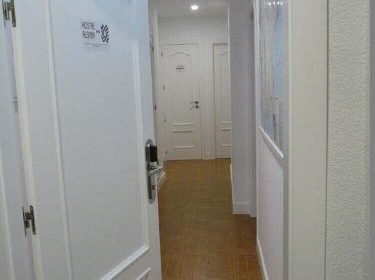 پانسیون Hostal Misericordia