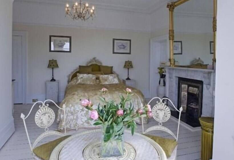 بنسيون The White House