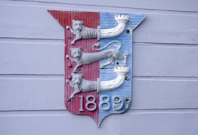 بنسيون The White House