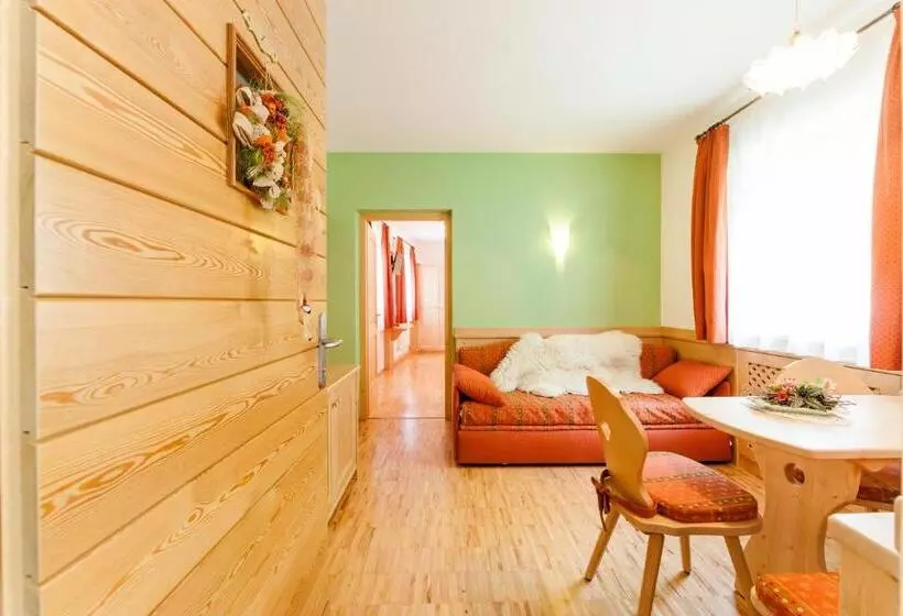 Retkeilymaja Berggasthof Locanda Alpina Dorfner