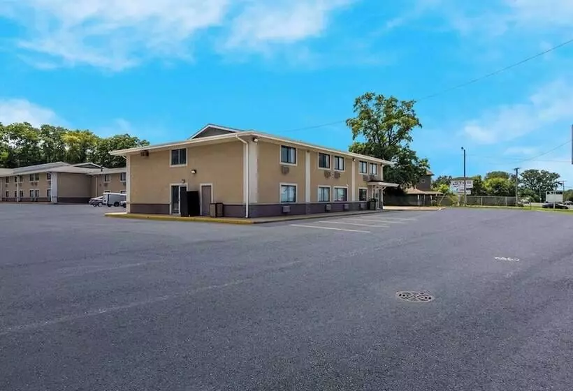 هاستل Econo Lodge Portage