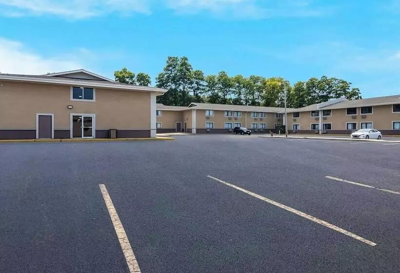 هاستل Econo Lodge Portage
