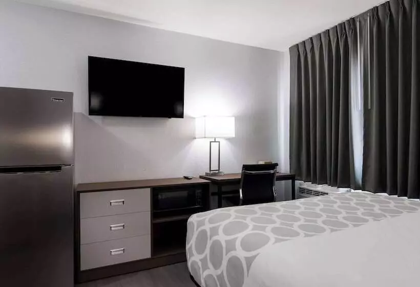 هاستل Econo Lodge Portage