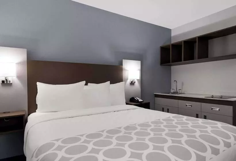 هاستل Econo Lodge Portage