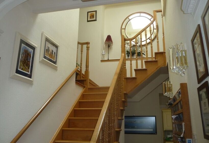 Pensjonat Fludha Guest House