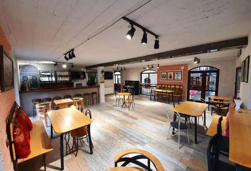 پانسیون Nino Ratiani's Guesthouse