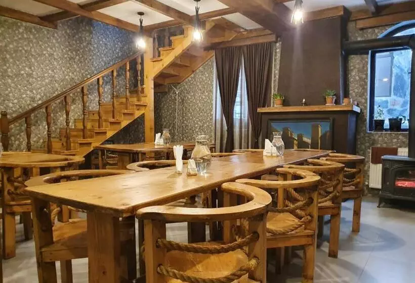 پانسیون Nino Ratiani's Guesthouse