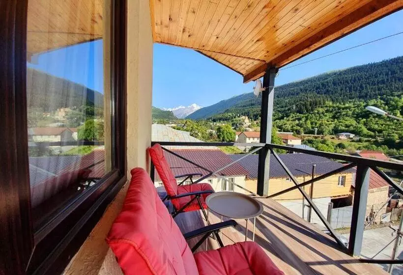 پانسیون Nino Ratiani's Guesthouse