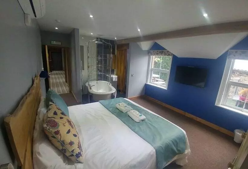 Majatalo The Feathers