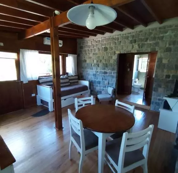 Retkeilymaja El Montenegrino