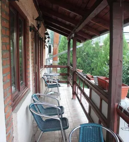 پانسیون Guest House Sreder