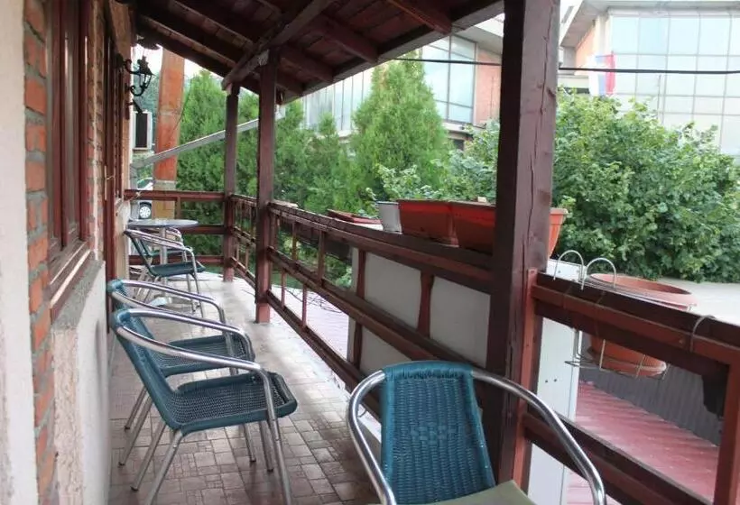 پانسیون Guest House Sreder