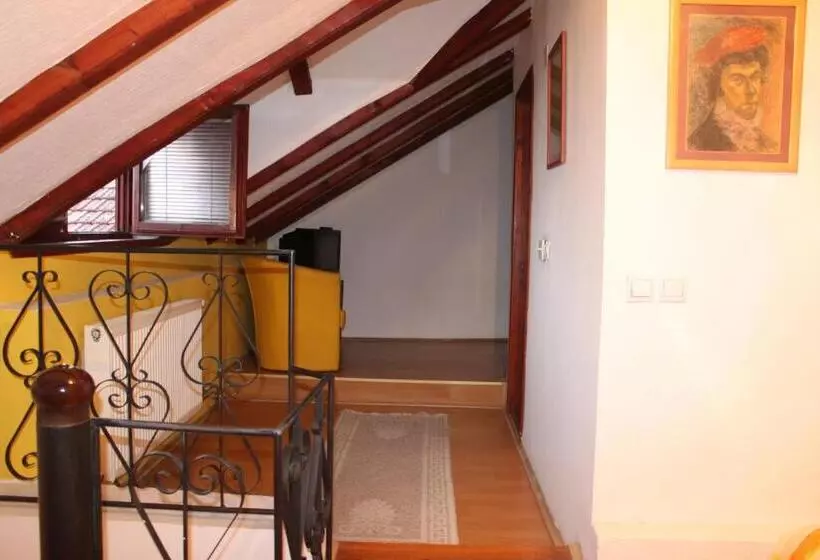 پانسیون Guest House Sreder