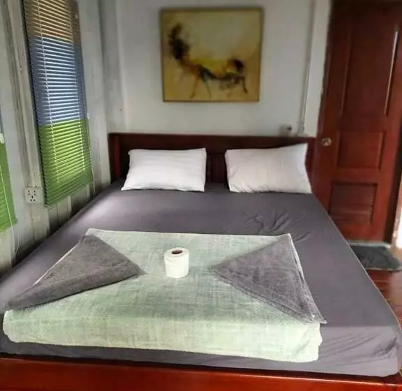 ペンション White Rose Guesthouse