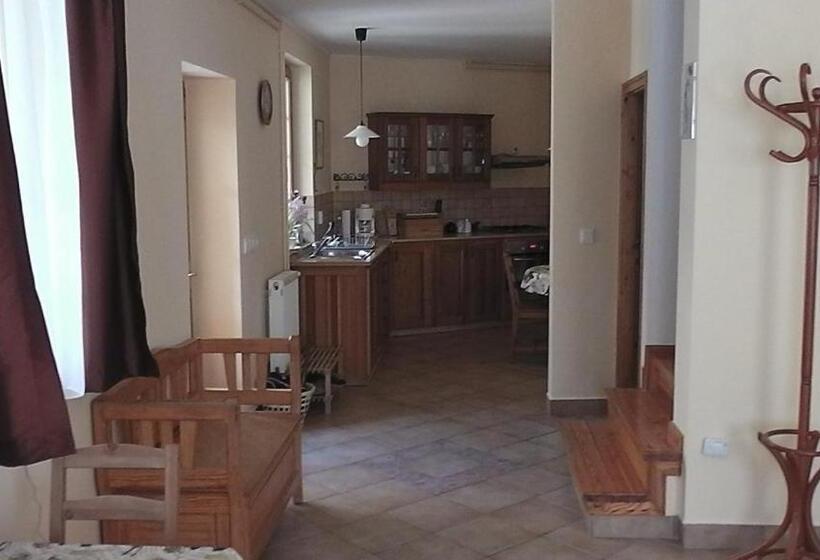 Пансион Amadeus Vendégház