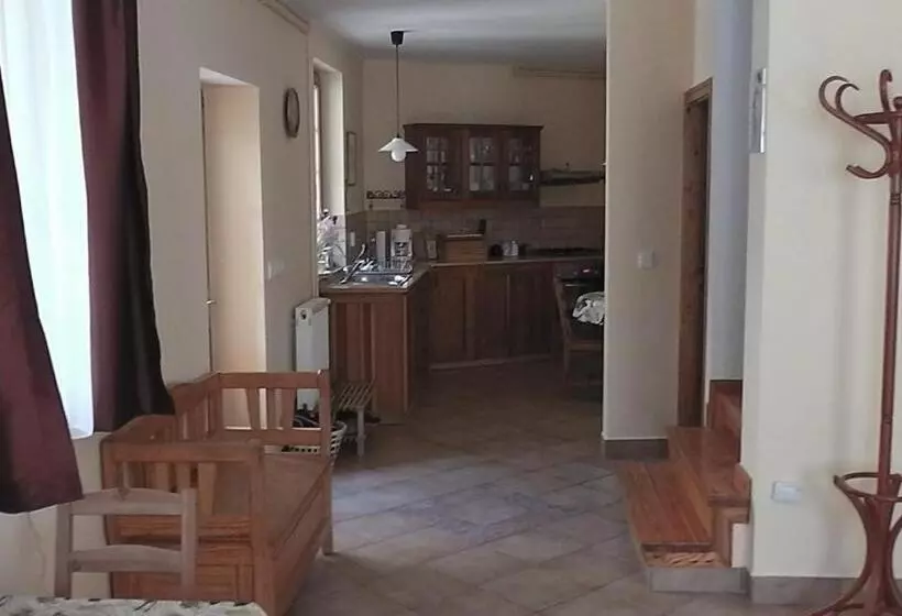 ペンション Amadeus Vendégház