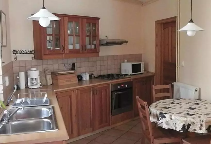 ペンション Amadeus Vendégház