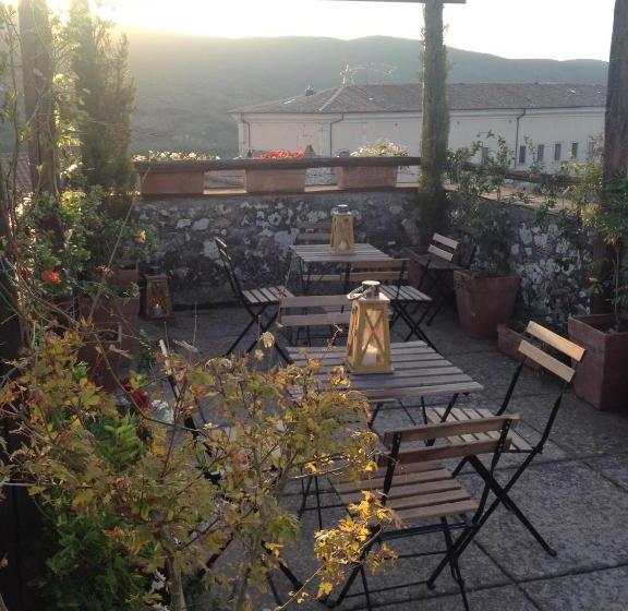 بنسيون La Corte Di Alice