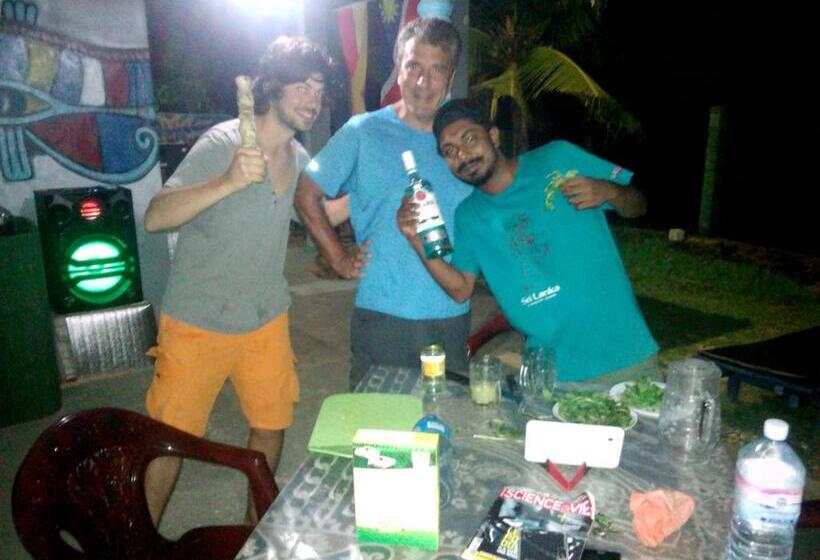 Pensió Sayuri Beach