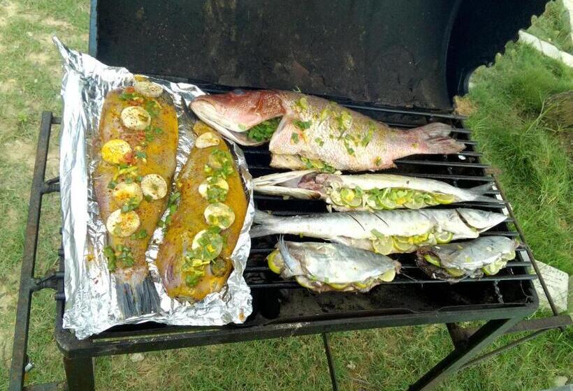 Pensió Sayuri Beach