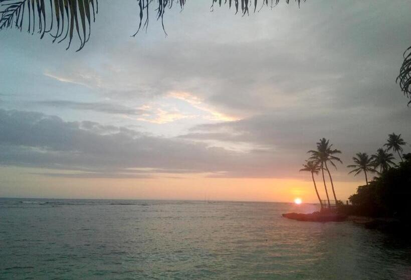 Pensió Sayuri Beach