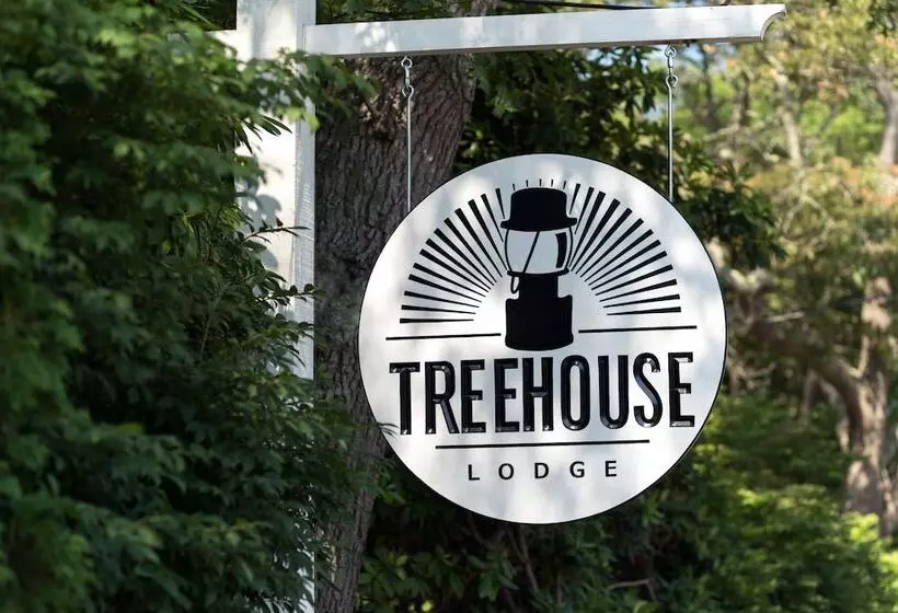 Retkeilymaja Treehouse Lodge