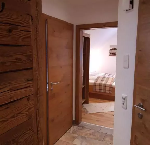 ユースホステル Gasthaus Brandlwirt