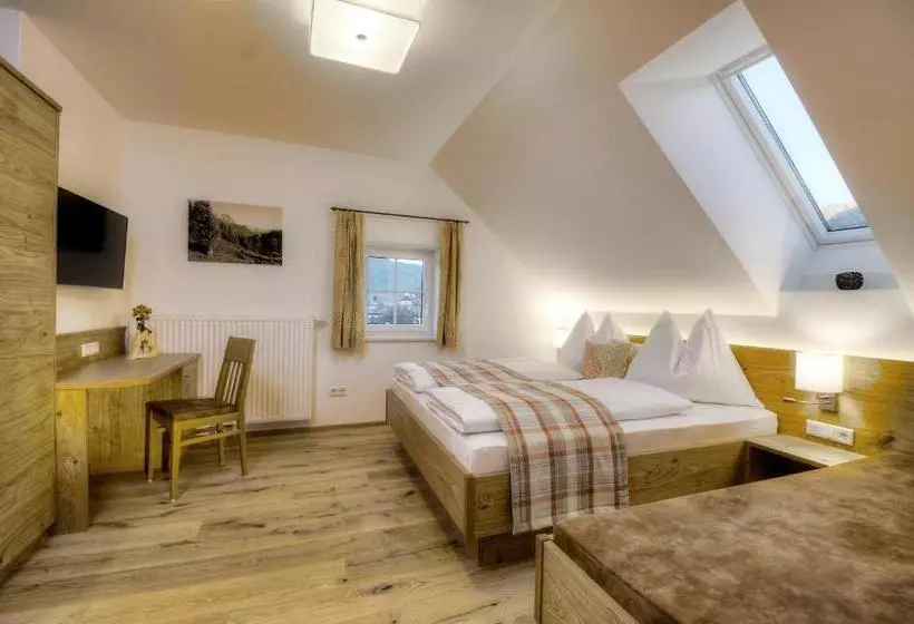 ユースホステル Gasthaus Brandlwirt