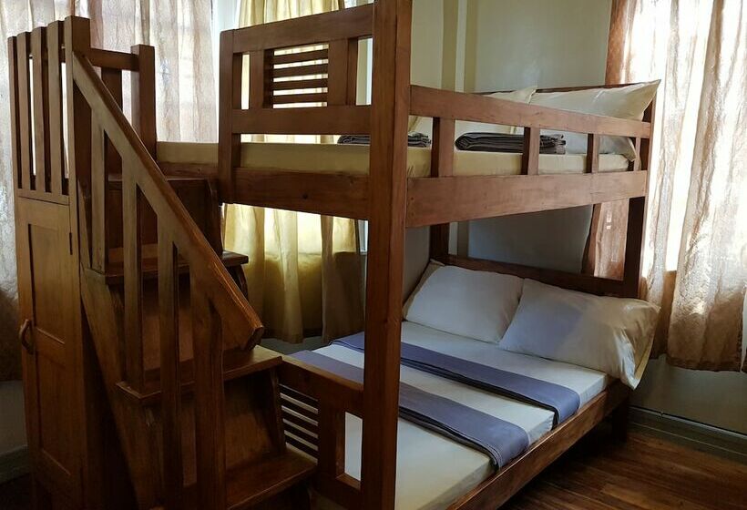 Szálló Elmar Cabin